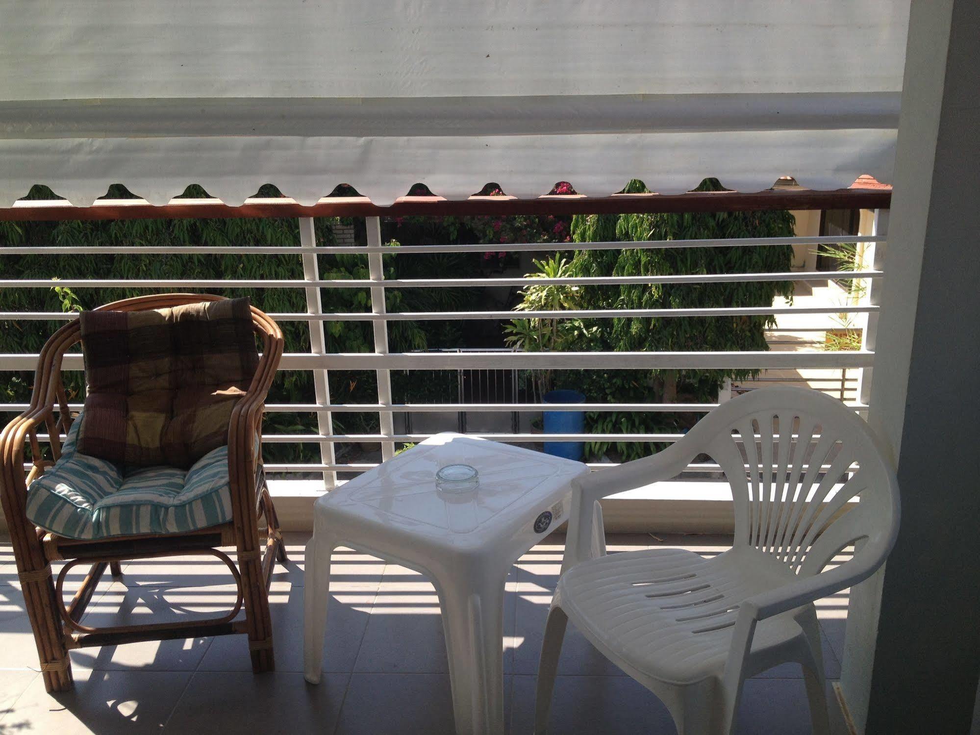 Yiasu Bed And Breakfast Pattaya Exterior foto